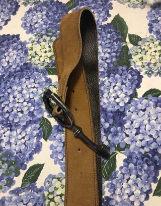 Cintura artigianale con fibbia a chiave