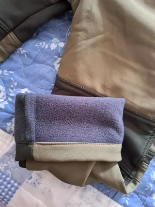 Pantalón térmico verde niño 7 años aprox