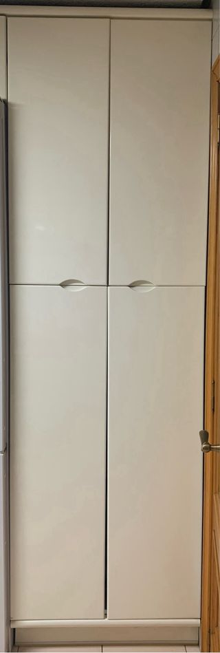 Cocina lacada blanco: extractor, horno y placa