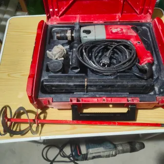 Taladro percutor Milwaukee con maletín