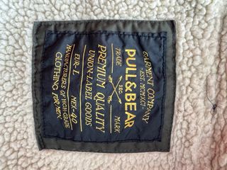 Chaqueta bomber verde con capucha