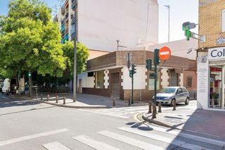 Edificio en venta en Barrio de Zaidín en Granada