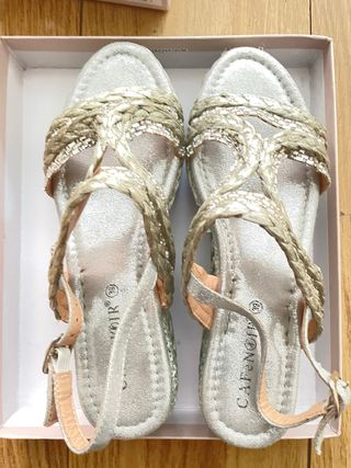 Sandalias Café Noir Talla 38 Doradas/Plateadas