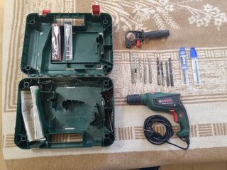 Taladro Bosch 550W con maletín y brocas