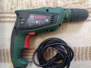Taladro Bosch 550W con maletín y brocas