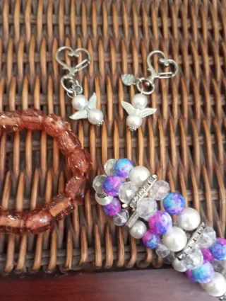Bisutería artesanal ángeles y pulseras