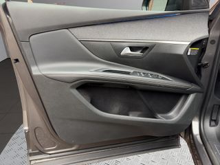 PEUGEOT 5008 1.5 BlueHDi 96kW SS GT EAT8