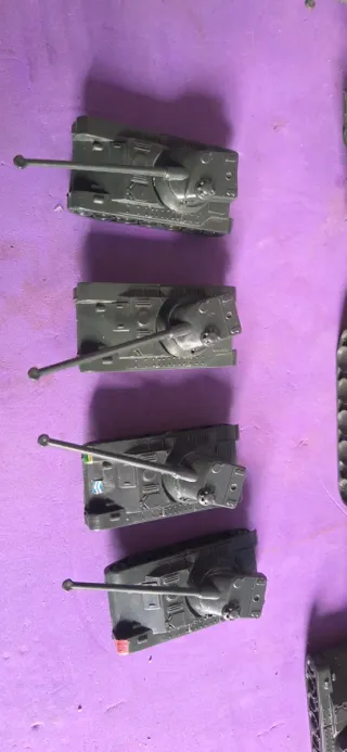 Lotto di 20 carri armati Eko 1/88