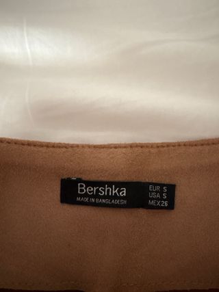 Falda marrón con botones