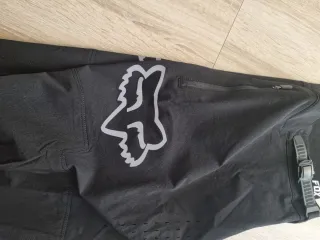 Pantalón Fox Defend Nuevo‼️Talla M en negro