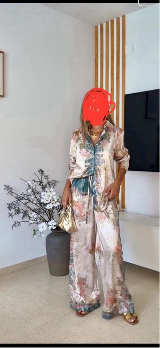 Conjunto blusa y pantalón estampado floral