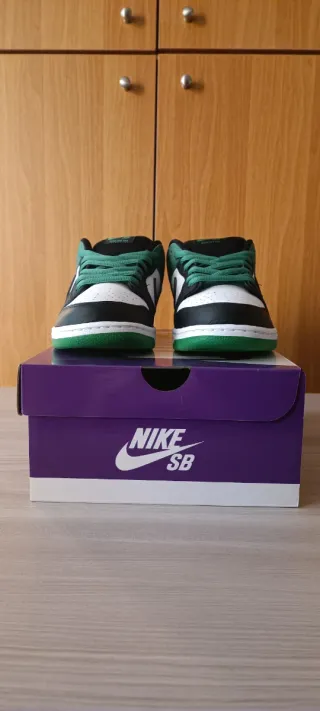 Nike SB Dunk Low "Classic Green"