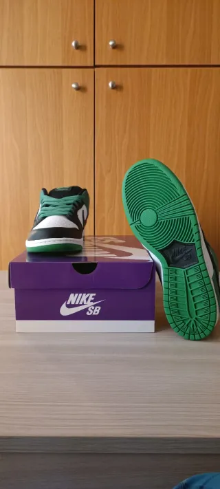 Nike SB Dunk Low "Classic Green"