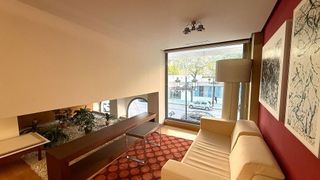 Oficina en alquiler en Playa de la Fontanilla en Marbella