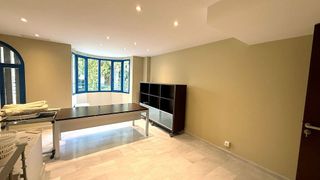 Oficina en alquiler en Playa de la Fontanilla en Marbella