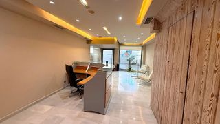 Oficina en alquiler en Playa de la Fontanilla en Marbella