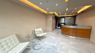 Oficina en alquiler en Playa de la Fontanilla en Marbella