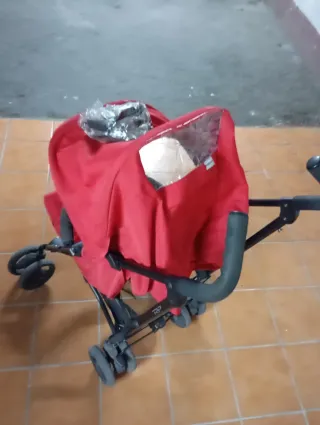 Carrito de bebé plegable rojo