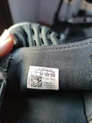 Chanclas Adidas Negras y Rosas