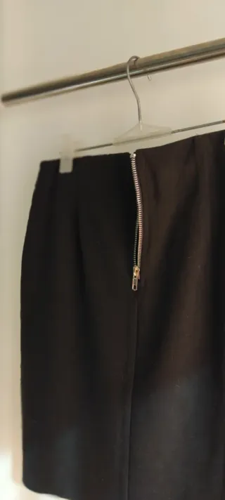 Falda botones dorados