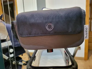 Carrito de paseo rosa con accesorios