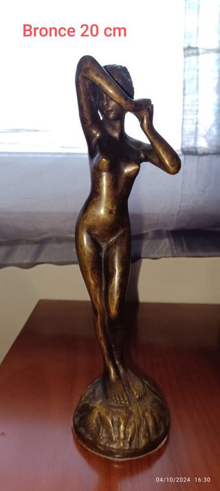 Figura Bronce Mujer 20 cm