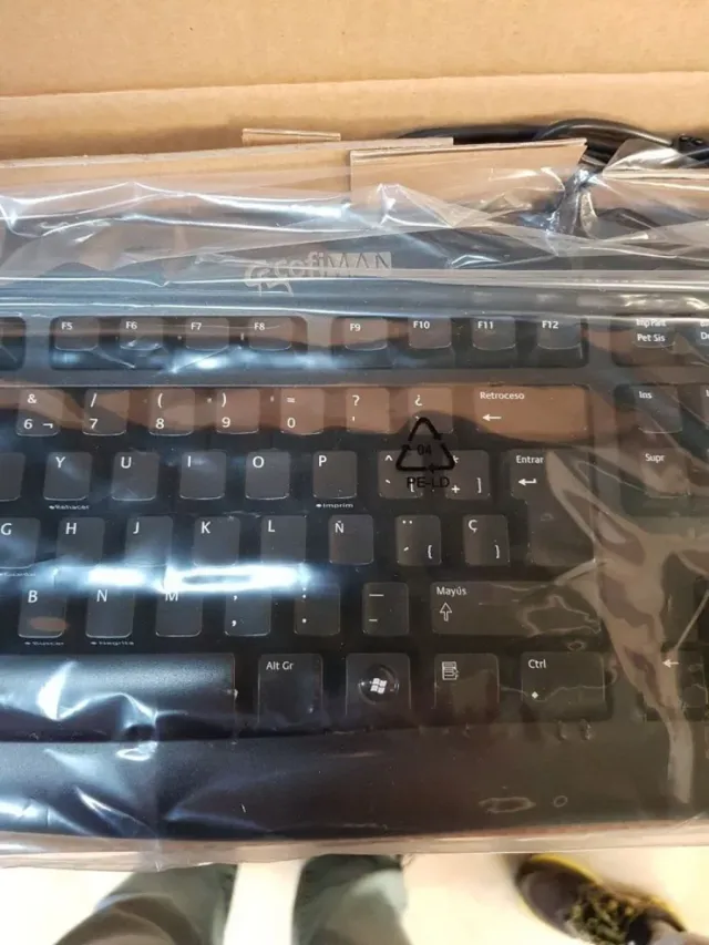 Teclado Logitech Negro ps2 - no usb -