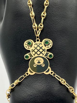 PULSERA MANITA OSO GRANDE PIEDRA VERDE . Oro 18k.