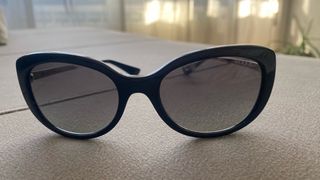 Gafas de sol Guess negras y grises