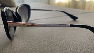 Gafas de sol Guess negras y grises