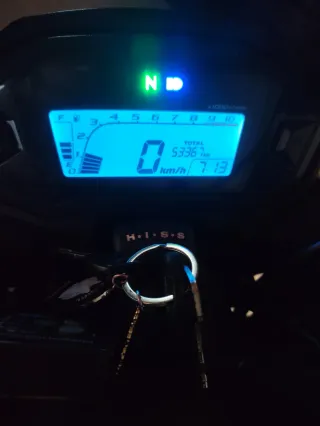Honda CB500F Blanca.