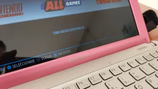Mini portátil Sony VAIO rosa y plateado