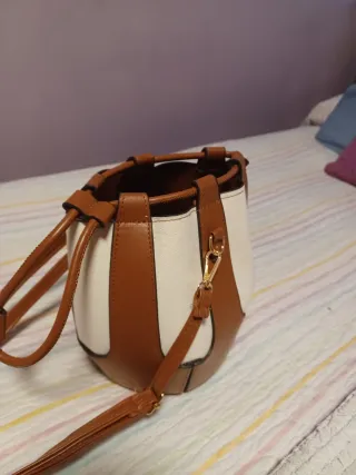 Bolso Cubo Marrón y Blanco