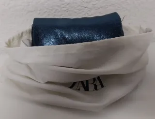 Bolso fiesta azul Zara con funda