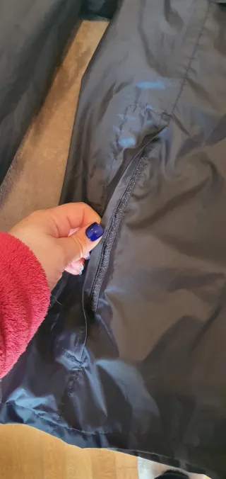 Chaqueta impermeable azul oscuro