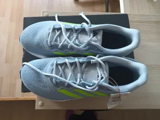 Zapatillas Adidas Grises y Verdes