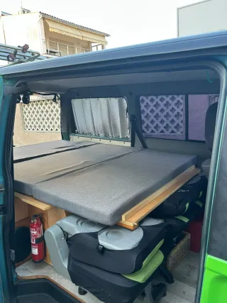 Autocaravana VW Caravelle Verde