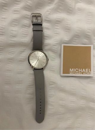 Reloj Michael Kors Gris y Plateado