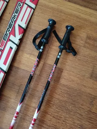 Esquís infantiles 128cm y bastones