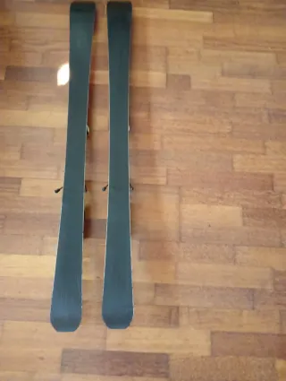 Esquís infantiles 128cm y bastones