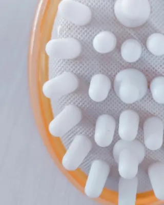 Masajeador Corporal y Cabello Naranja/Blanco