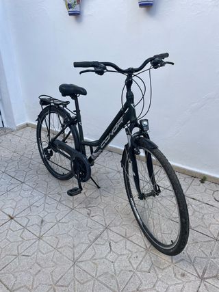 Bicicleta urbana negra