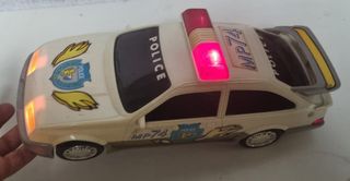 Antiguo Coche de policía serie tv interactivo