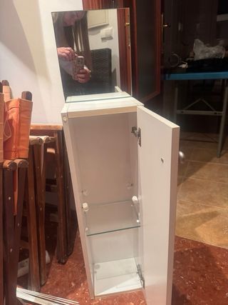 Mueble baño pequeño blanco y madera