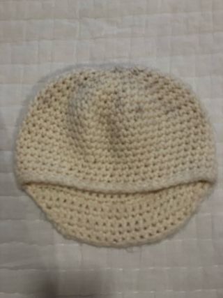Gorro de lana con visera beige