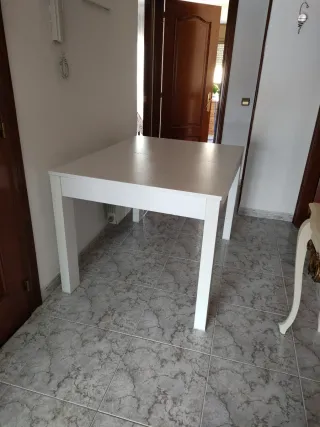 Mesa comedor extensible blanca madera. Medidas 90x