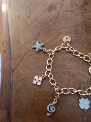 Braccialetto con ciondoli