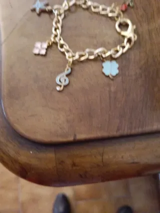 Braccialetto con ciondoli