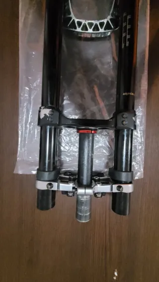 Horquilla RockShox DH