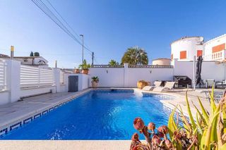 Chalet en venta en Empuriabrava en Castelló d´Empúries